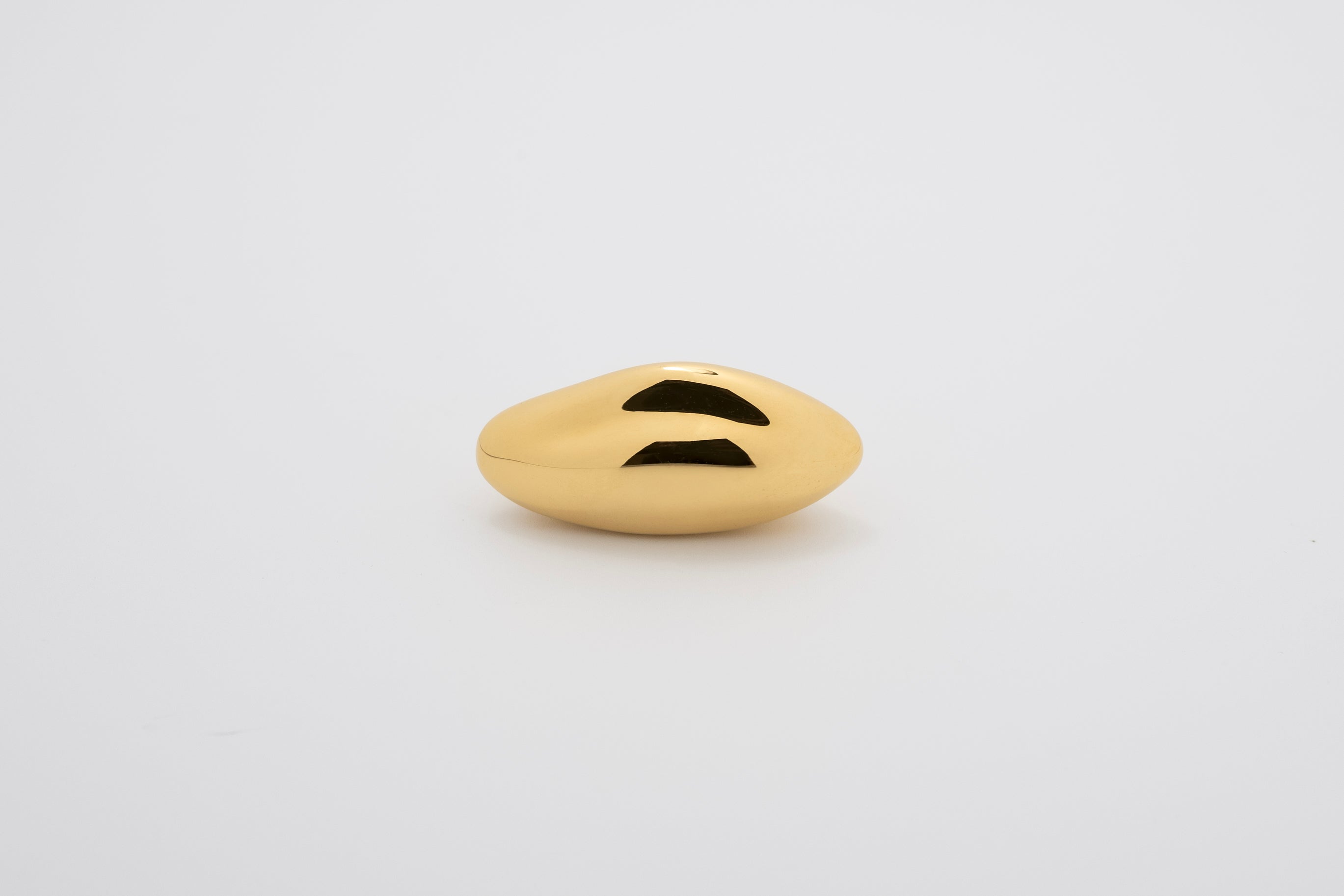 Golden Horizon: Sleek Signet Ring