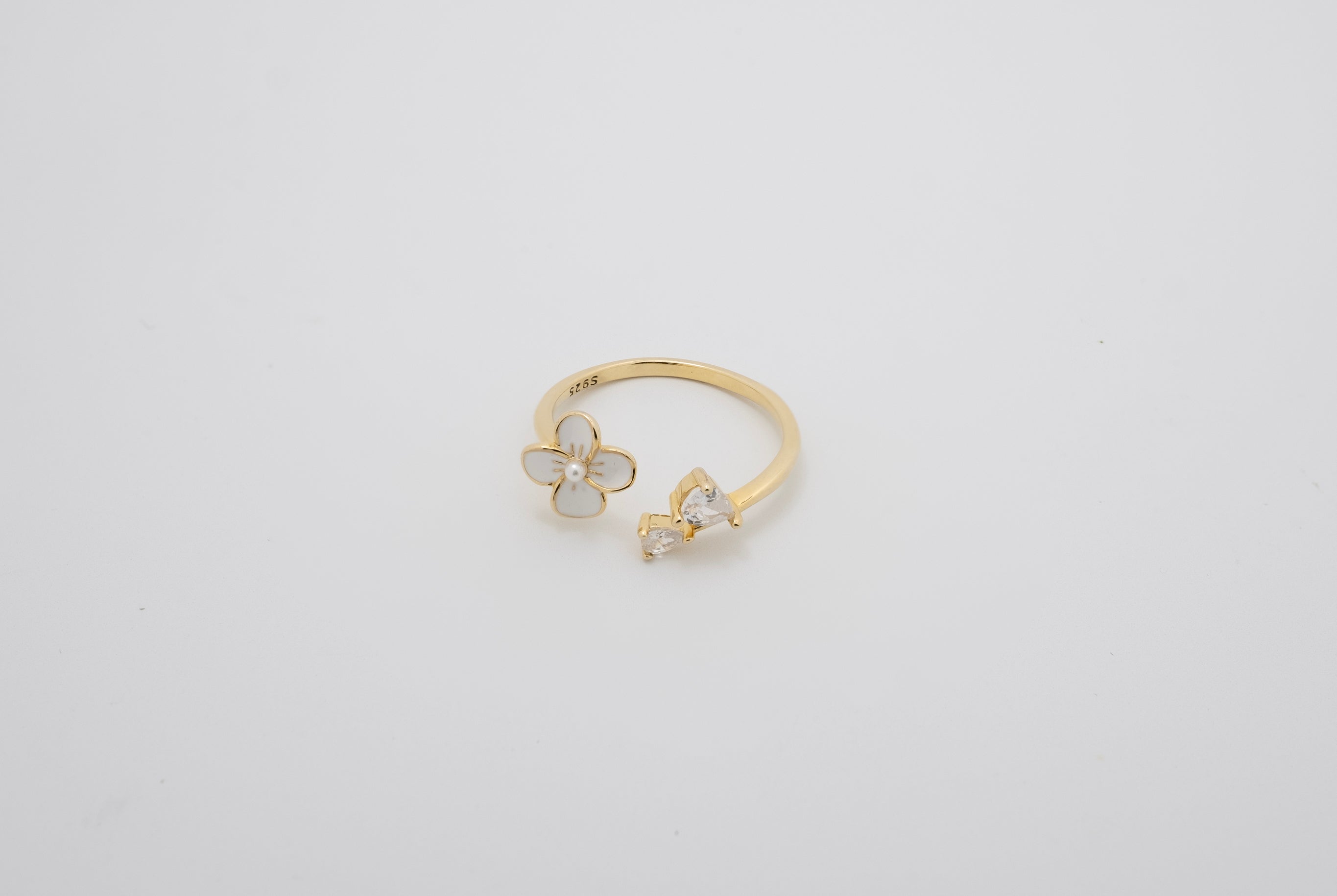 Spring Bloom: Gold and Gemstone Flower Ring