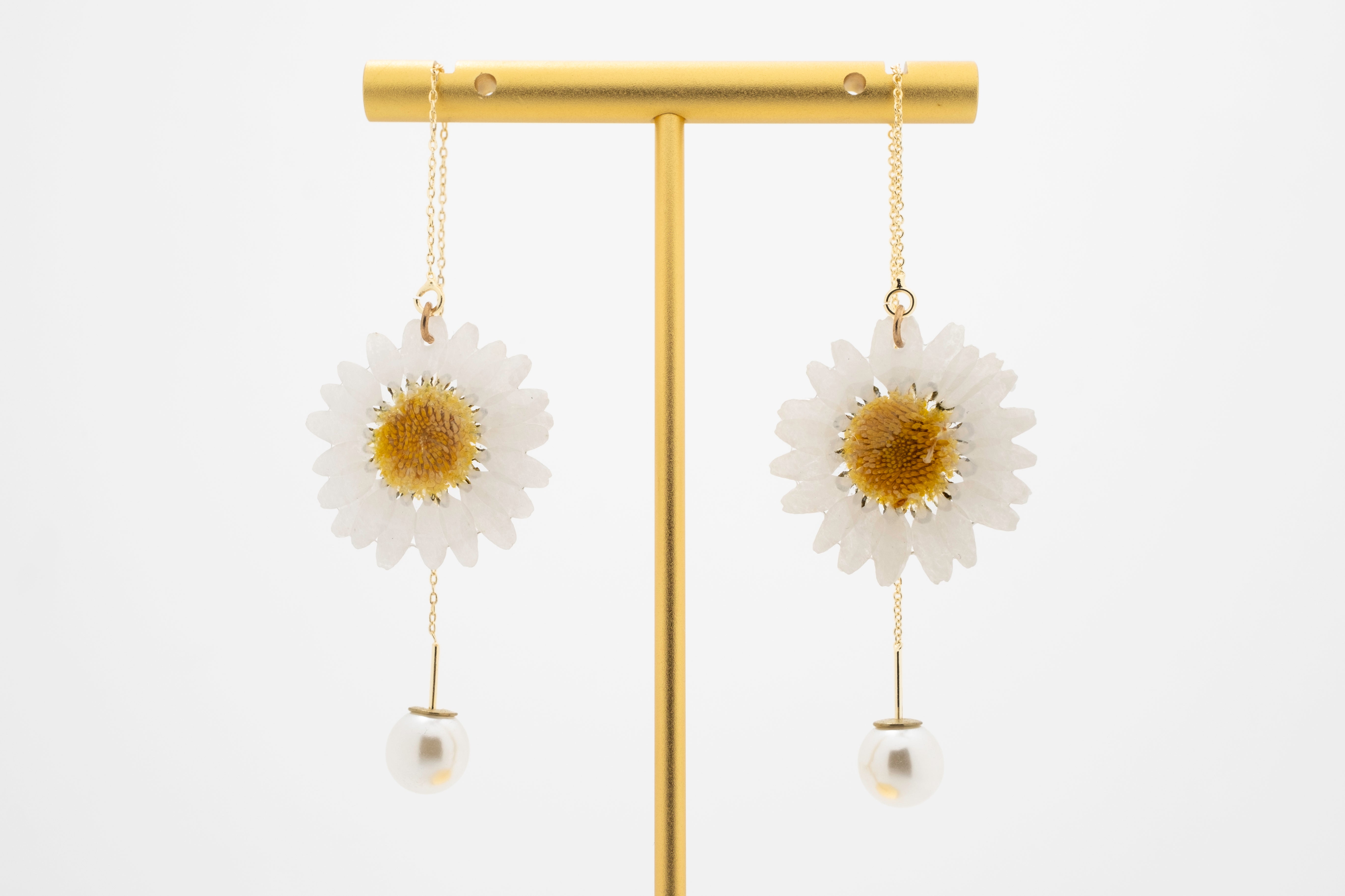 Pearl Petal: Real Daisy & Pearl Drop Earrings