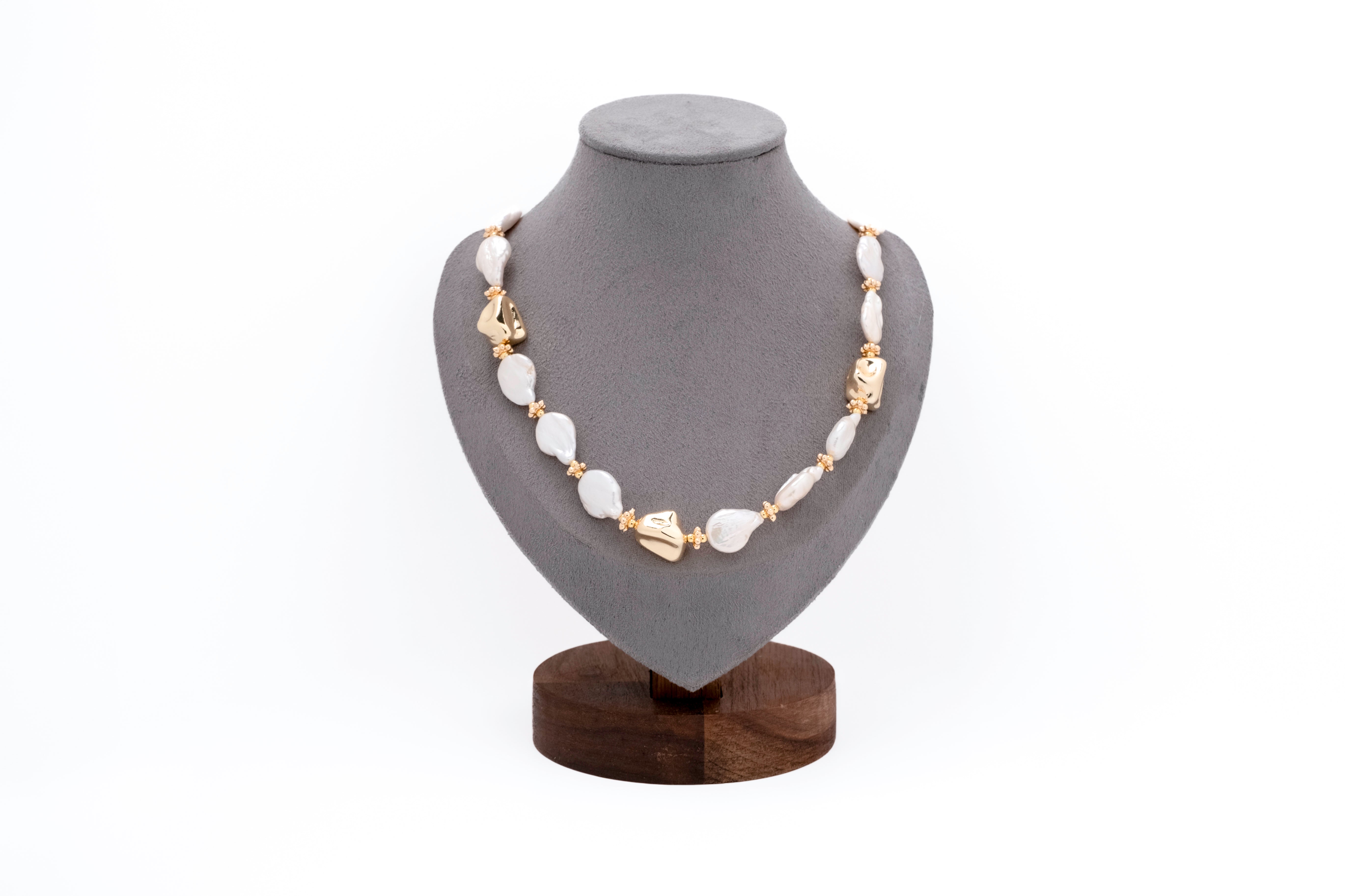 Golden Tide – Baroque Pearl & Sculpted Gold Bead Necklace